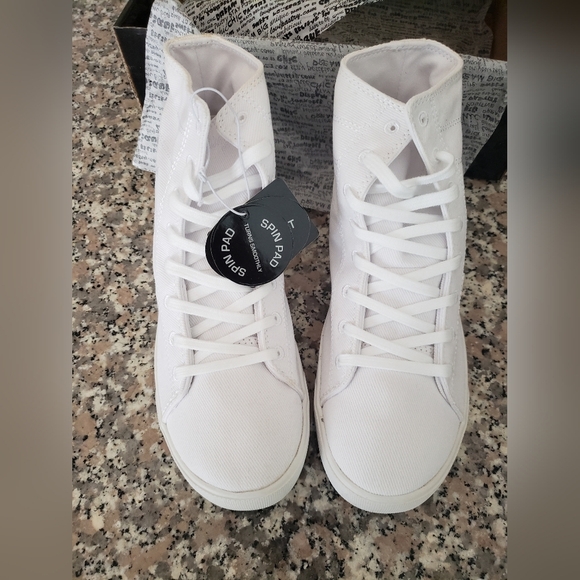 NIB Pastry White Size 6.5 Cassatta Hi Sneaker Adult Unisex Dance - Picture 2 of 5